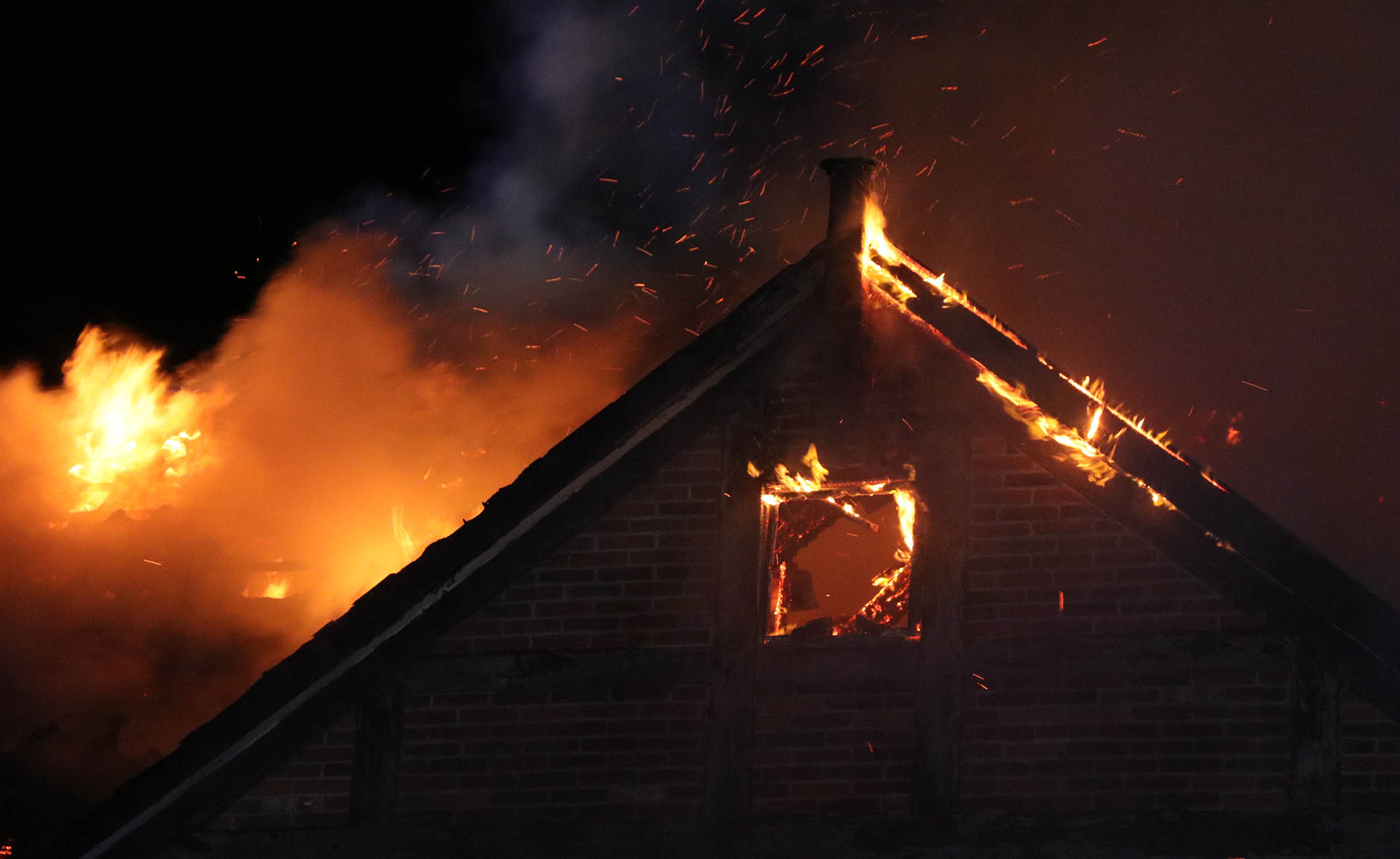 008/2019 FEU 2 – Dachstuhlbrand - 3