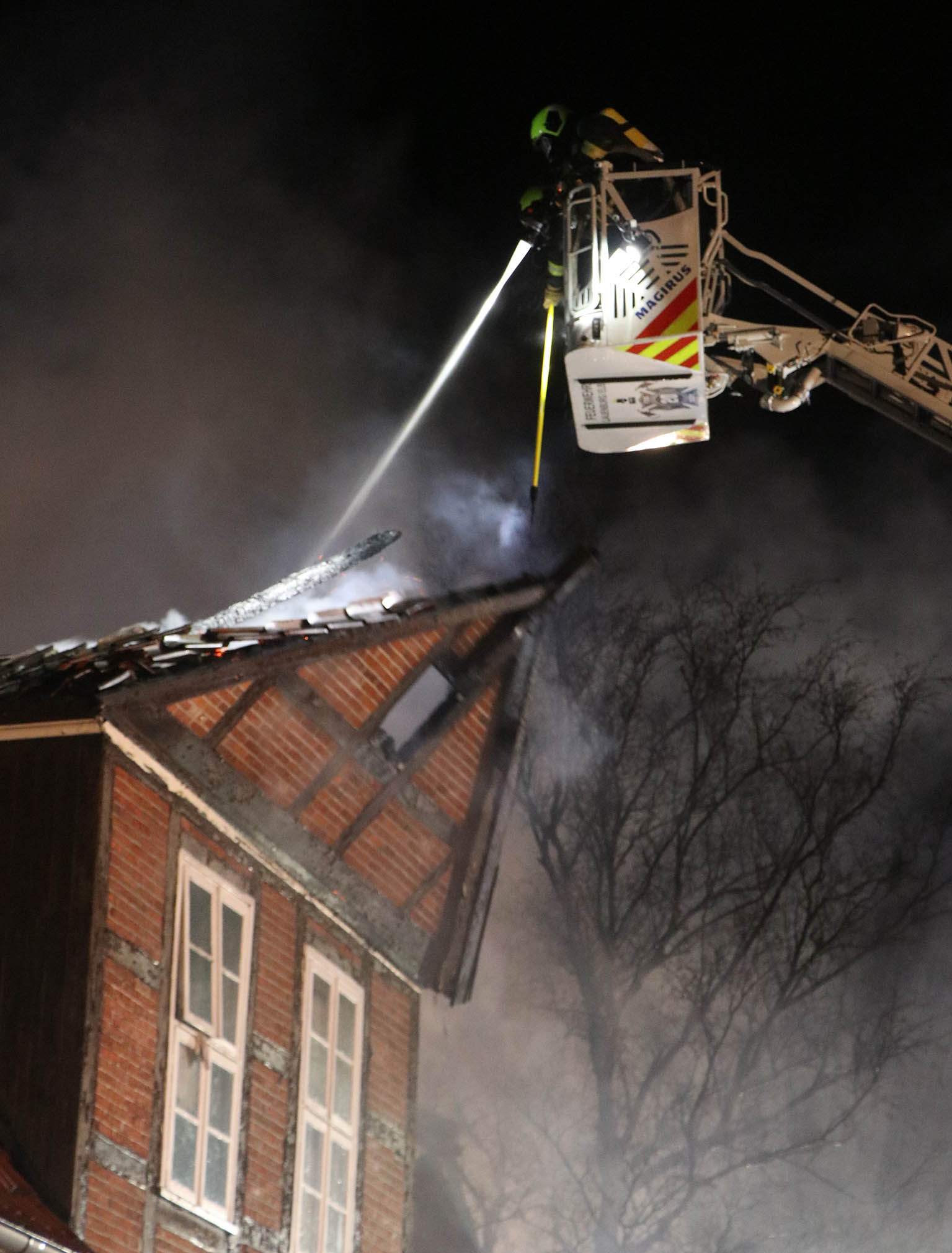 008/2019 FEU 2 – Dachstuhlbrand - 7